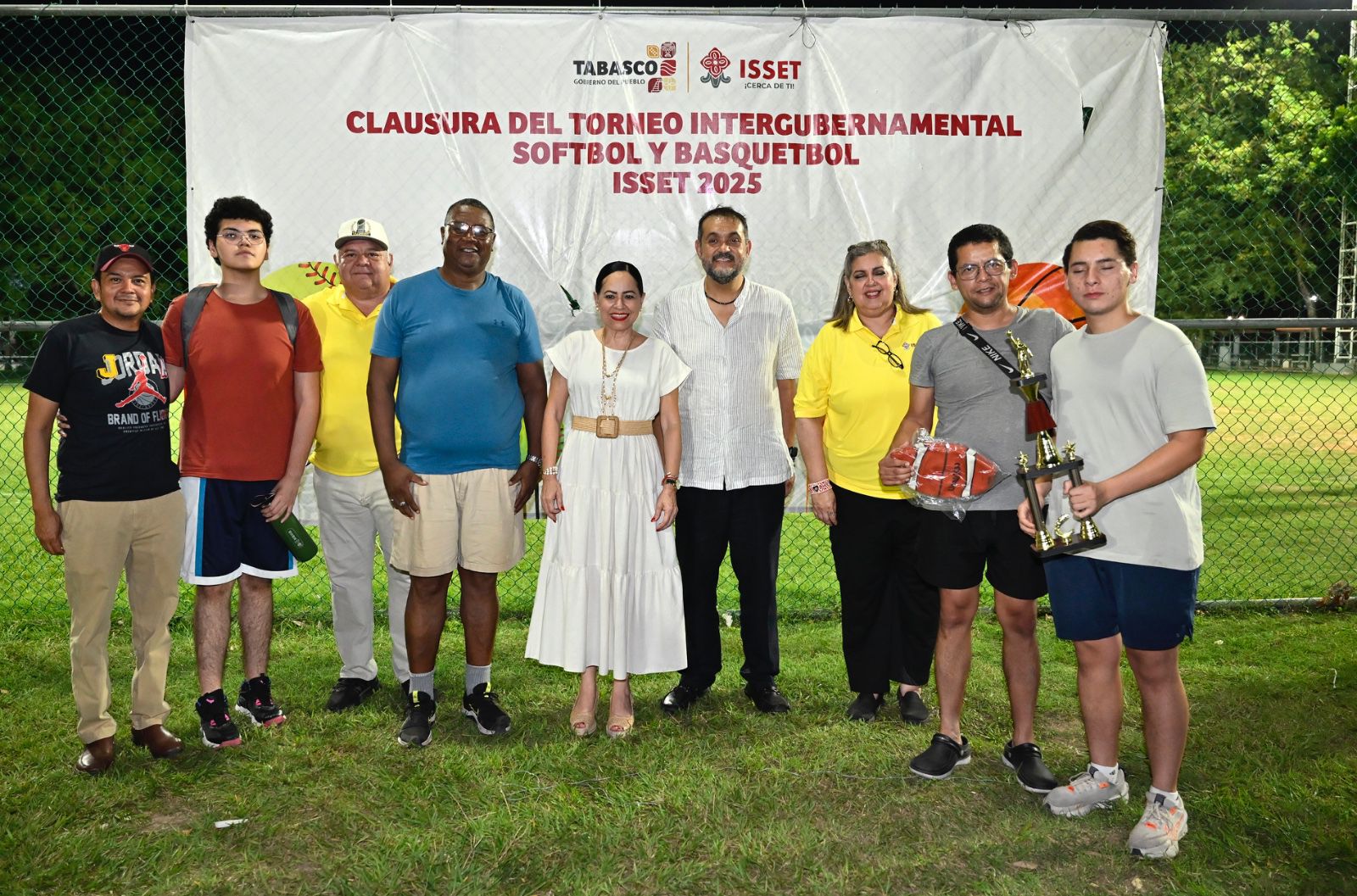 Enfermeros del ISSET conquistan el Torneo Intergubernamental de Basquetbol