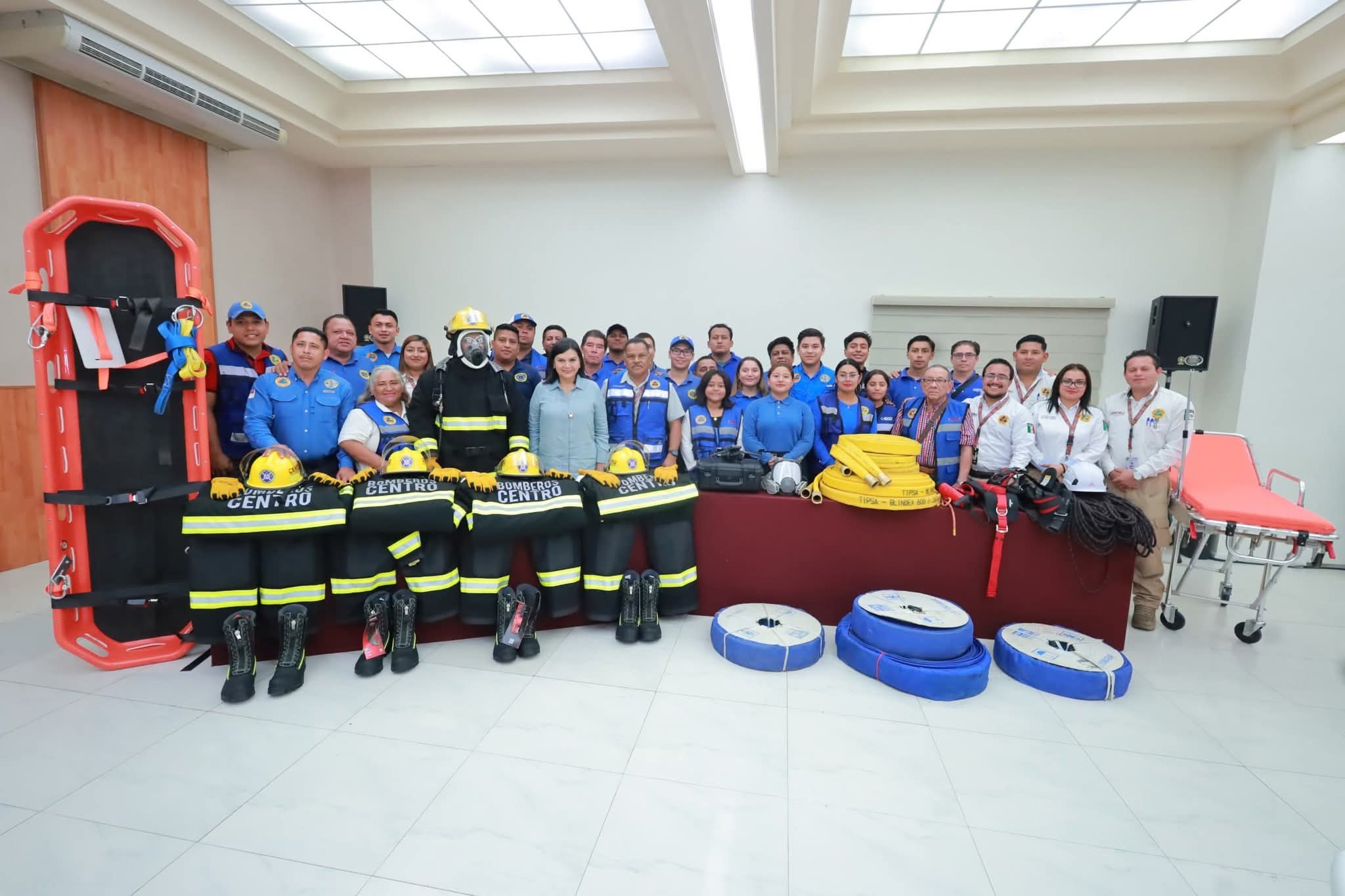 Yolanda Osuna refuerza a Protección Civil de Centro con entrega de nuevo equipo para atención de emergencias