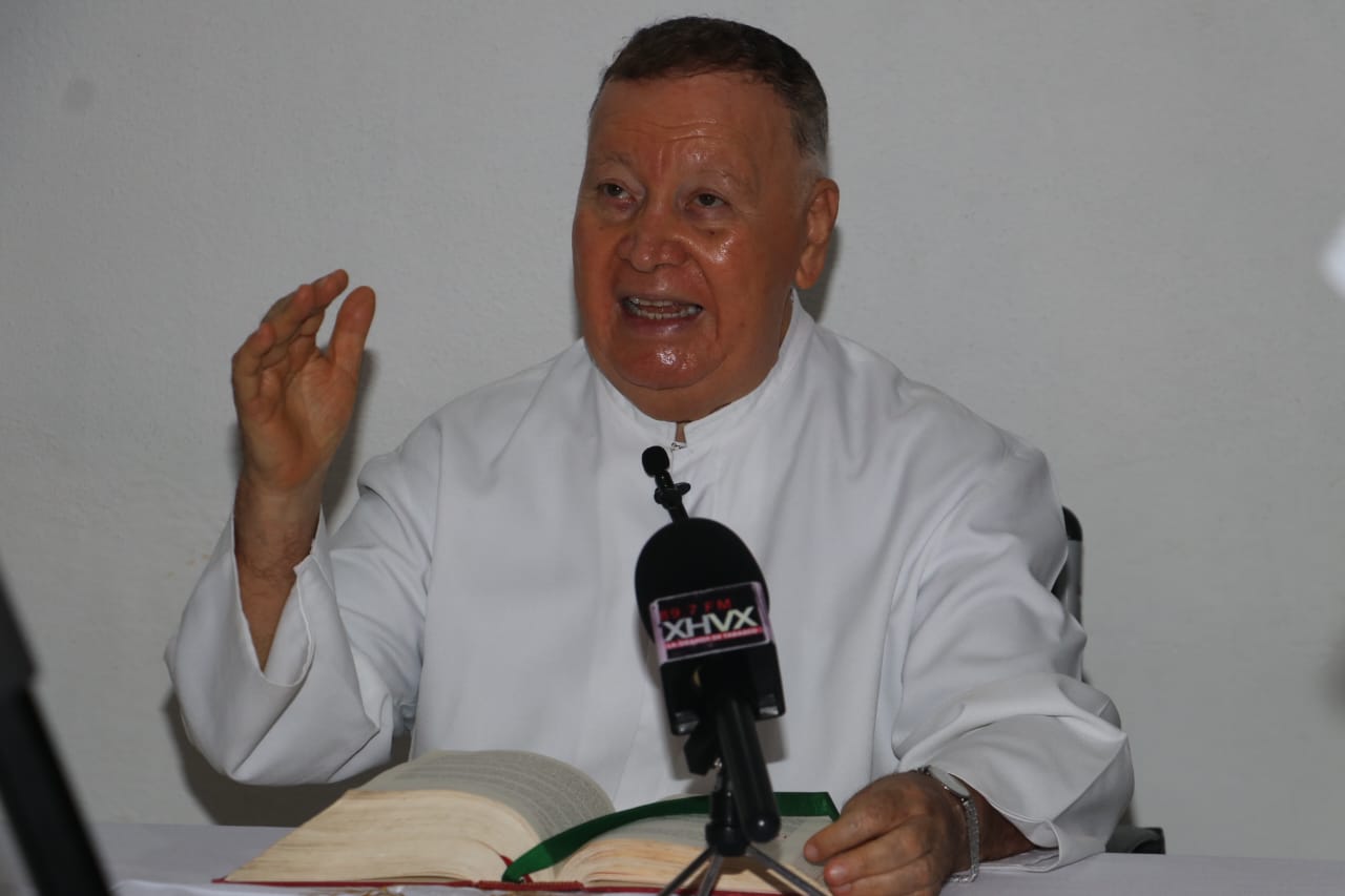 Padre Denis Ochoa pide considerar al pueblo en decisión sobre desaparición de candidaturas plurinominales