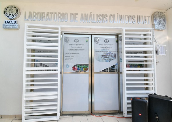 Rector de la UJAT inaugura Unidad Externa de Análisis Clínicos en el municipio de Cunduacán