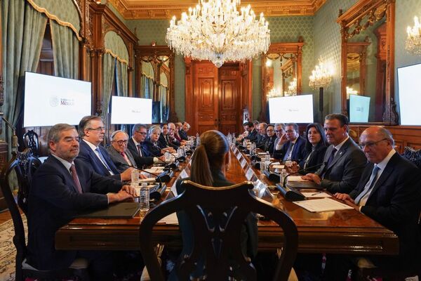 Claudia Sheinbaum recibe a delegación de Brasil