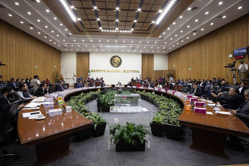 INE acata fallo del TEPJF; repone 45 triunfos electorales