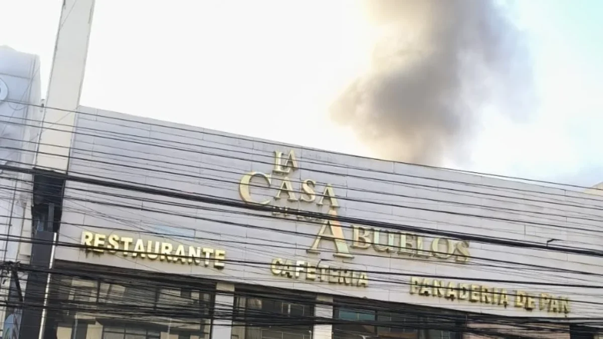 Sofocan incendio en restaurante “La Casa de los Abuelos” en Polanco; saldo blanco