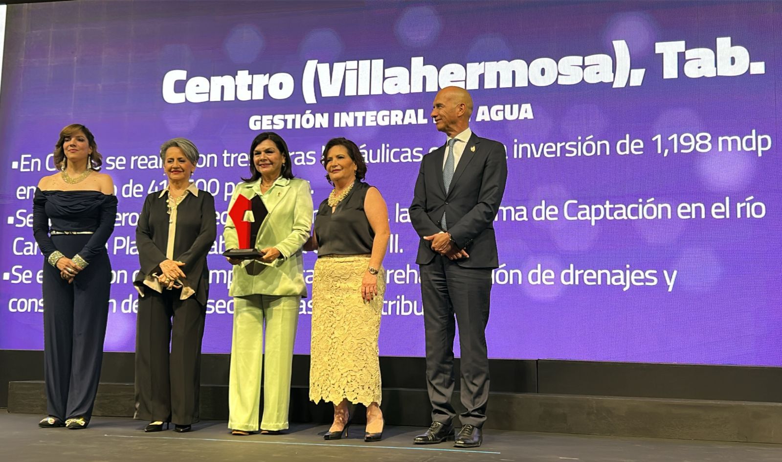 Yolanda Osuna recibe premio nacional por gestión hídrica en Centro, Tabasco