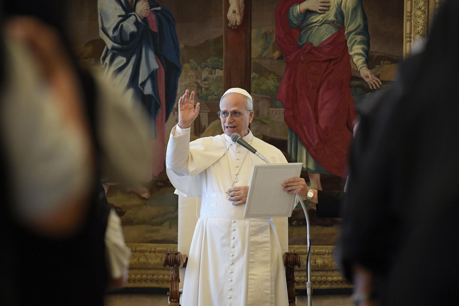 El papa: «Ningún pueblo, ni el más pequeño o débil, puede ser obligado al exilio forzoso»
