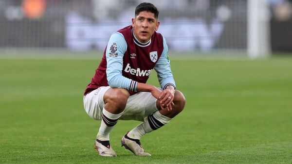 West Ham presume el nuevo dorsal de Edson Álvarez