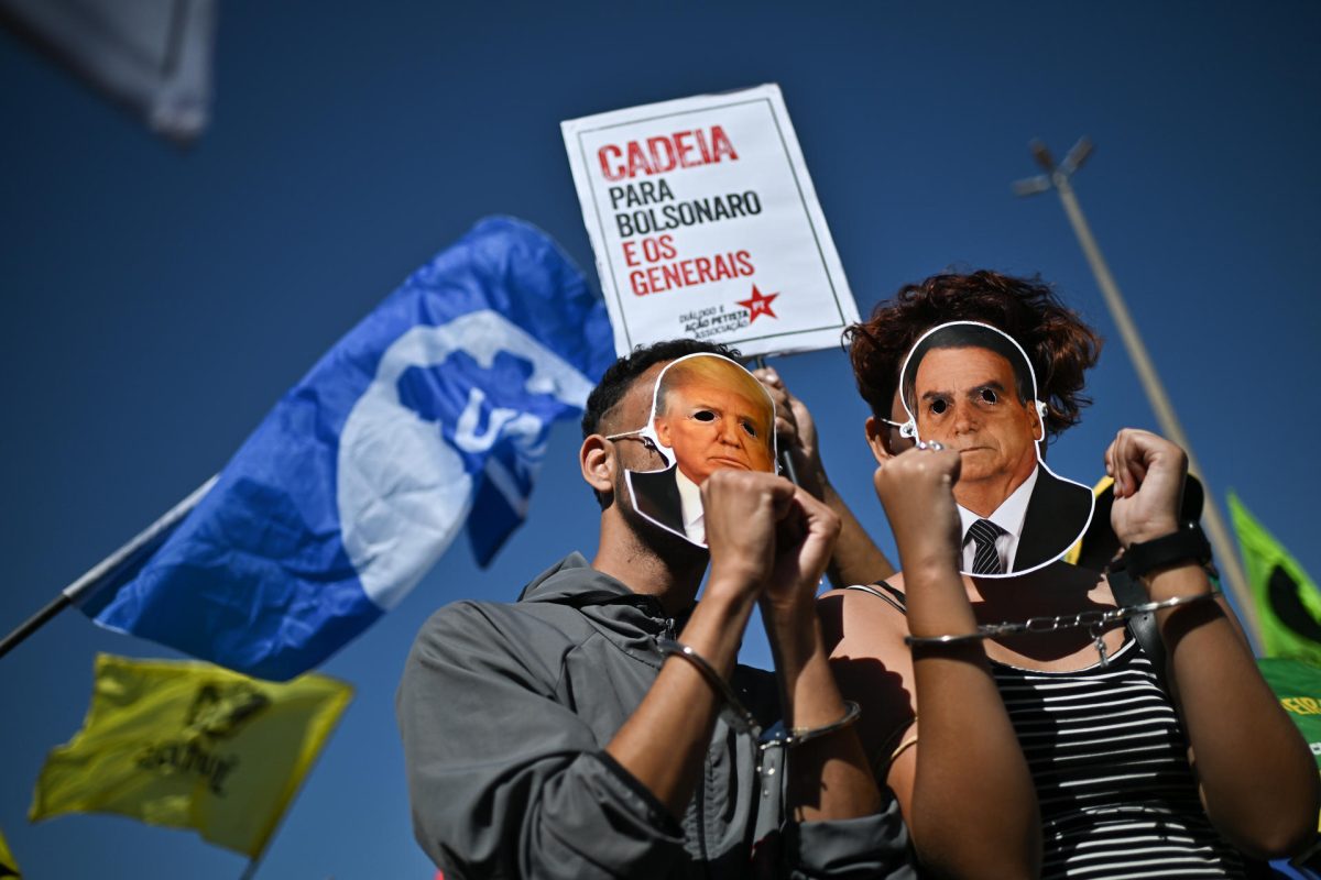 Centenas de estudiantes protestan en doce ciudades de Brasil contra el arancel de Trump