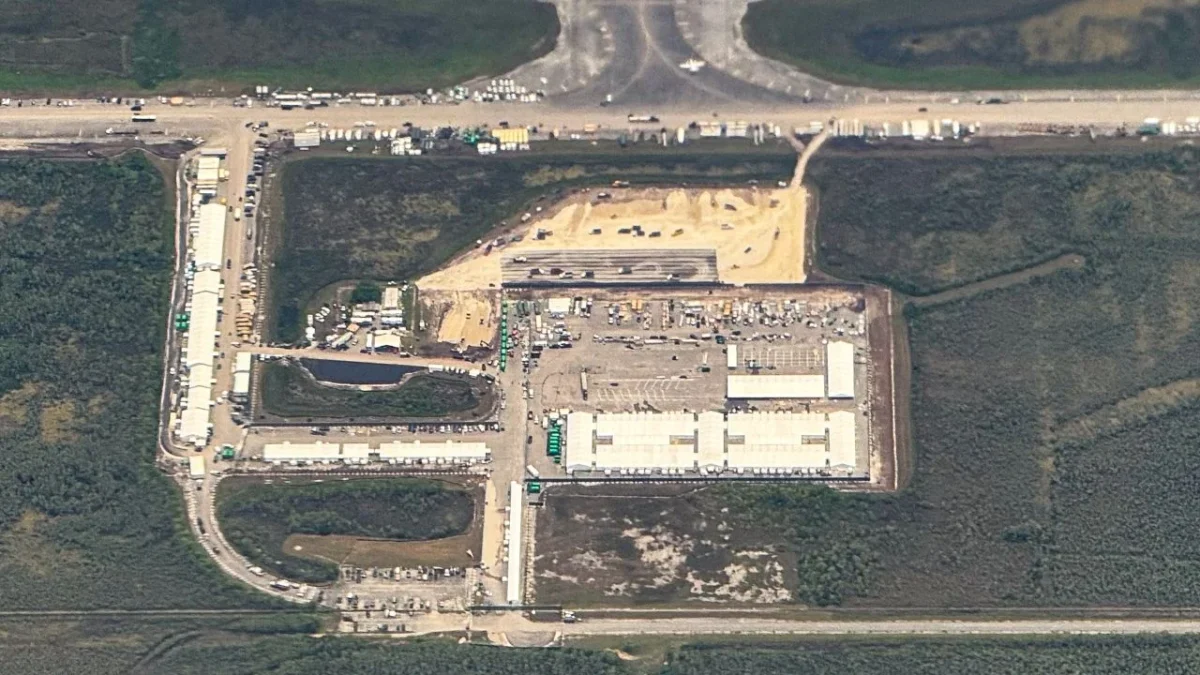 Trump impulsa expansión del modelo “Alligator Alcatraz” en su ofensiva migratoria