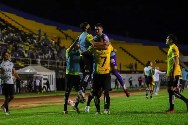Venados se impone a Mineros en una emocionante remontada