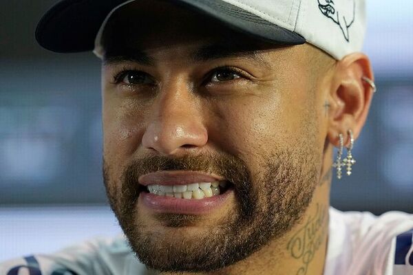 Magnate desahuciado incluye a Neymar en su multimillonario testamento