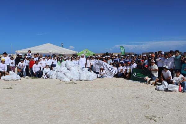 Retiran cinco toneladas de residuos tras limpieza simultánea de playas en Yucatán