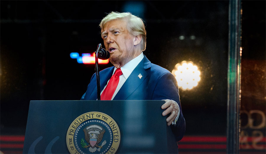 Trump en homenaje multitudinario a Charlie Kirk: fue uno de «los más grandes patriotas» de EE. UU.