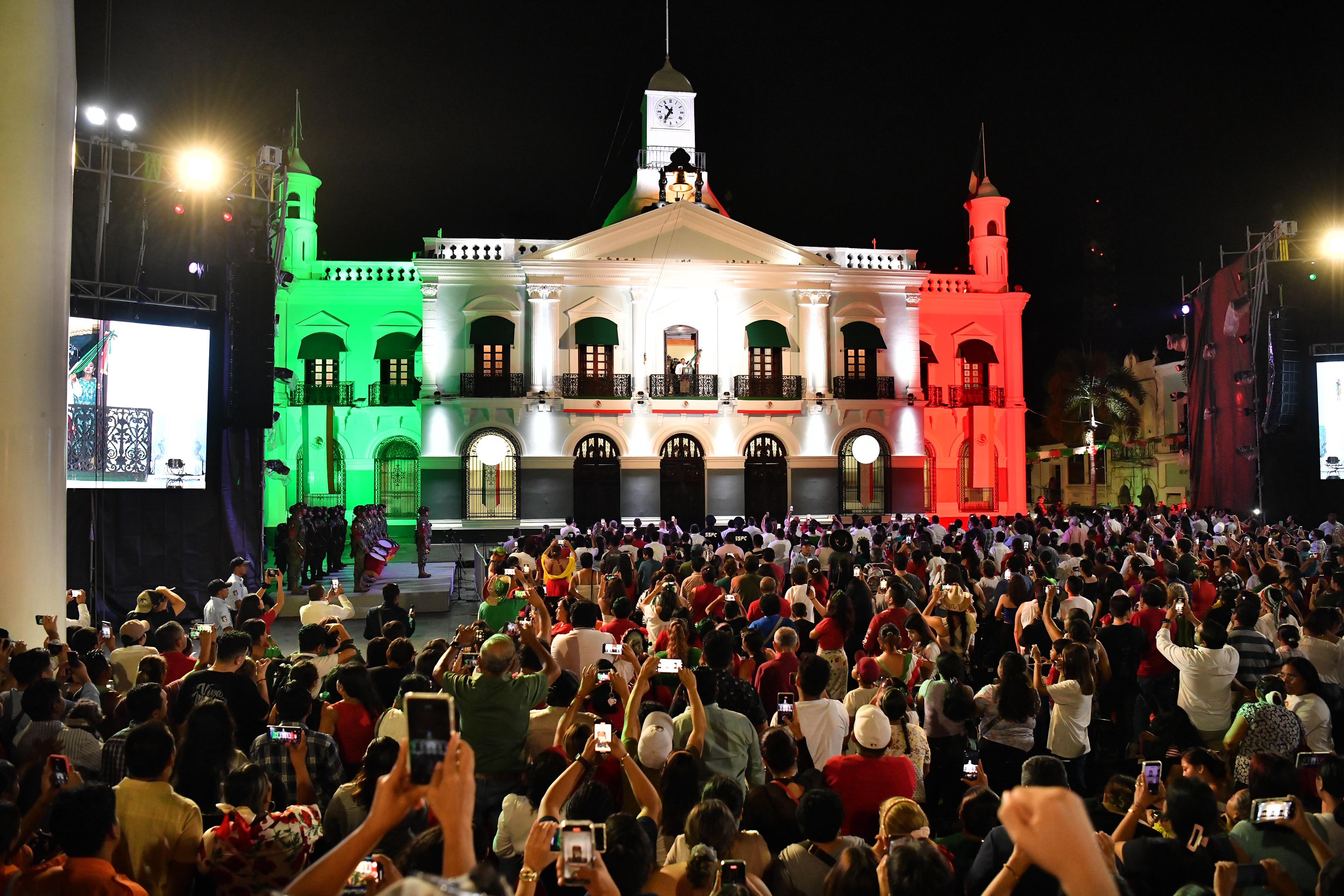 Gobernador honra a las mujeres, las juventudes, las comunidades indígenas y a migrantes en su primer Grito de Independencia