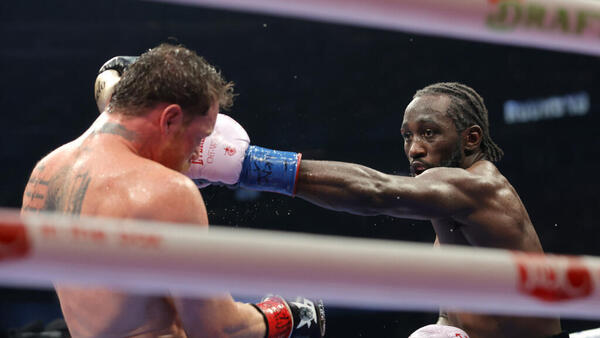 Canelo Álvarez pierde ante Terence Crawford