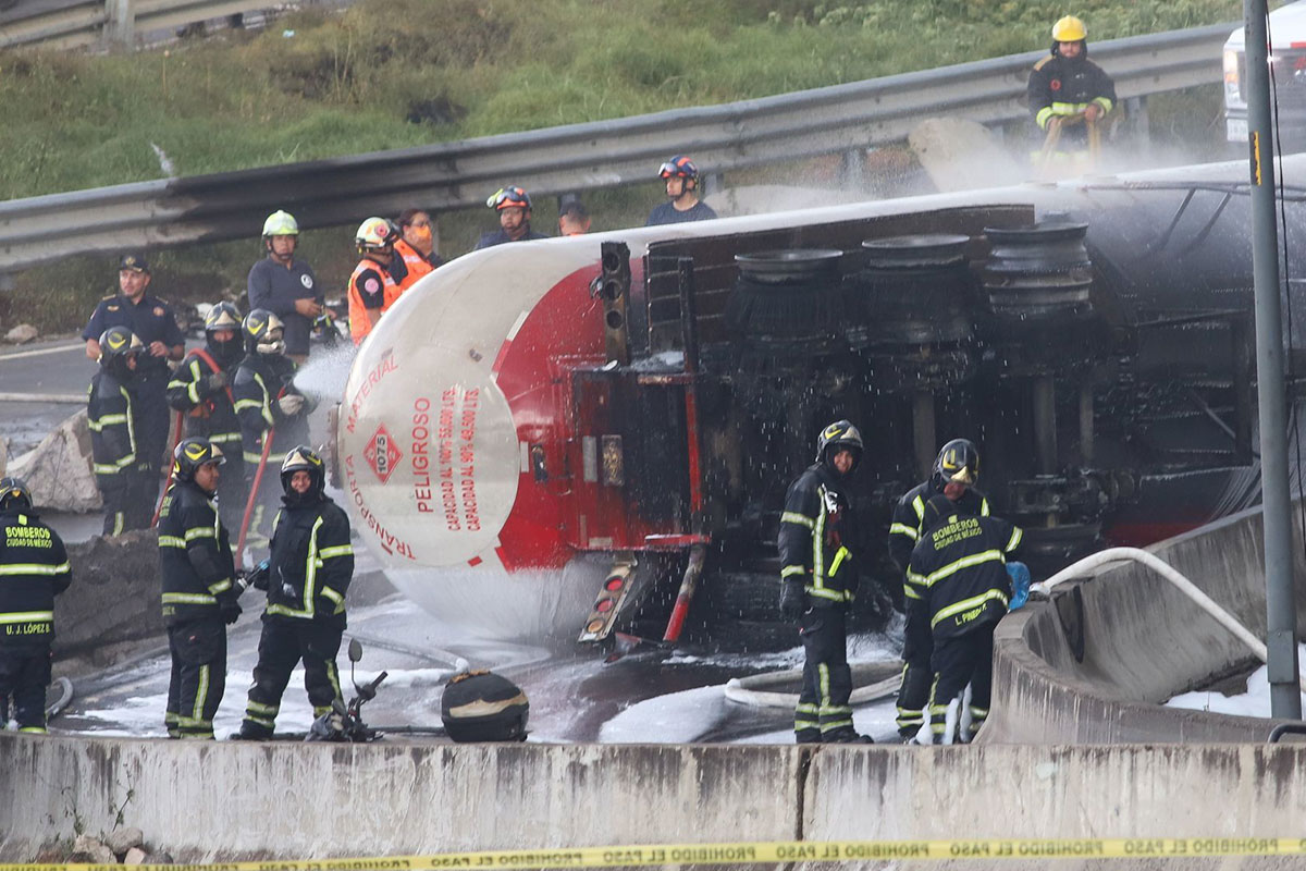 Explosión de pipa en Iztapalapa deja 17 muertos y 35 hospitalizados