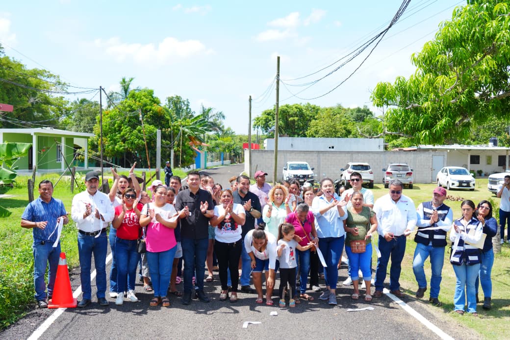 En Comalcalco, mantiene Ovidio Peralta el ritmo de inaugurar obras cada semana