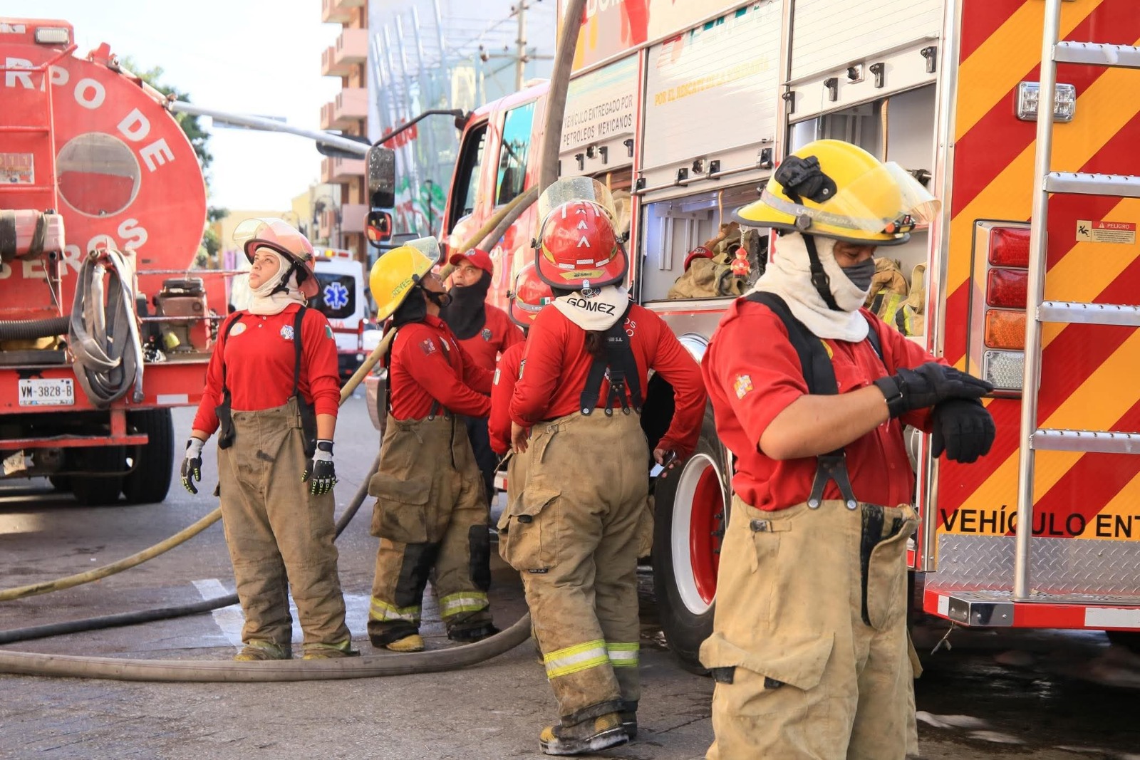 Se reactiva incendio en Del Sol en el centro de Villahermosa