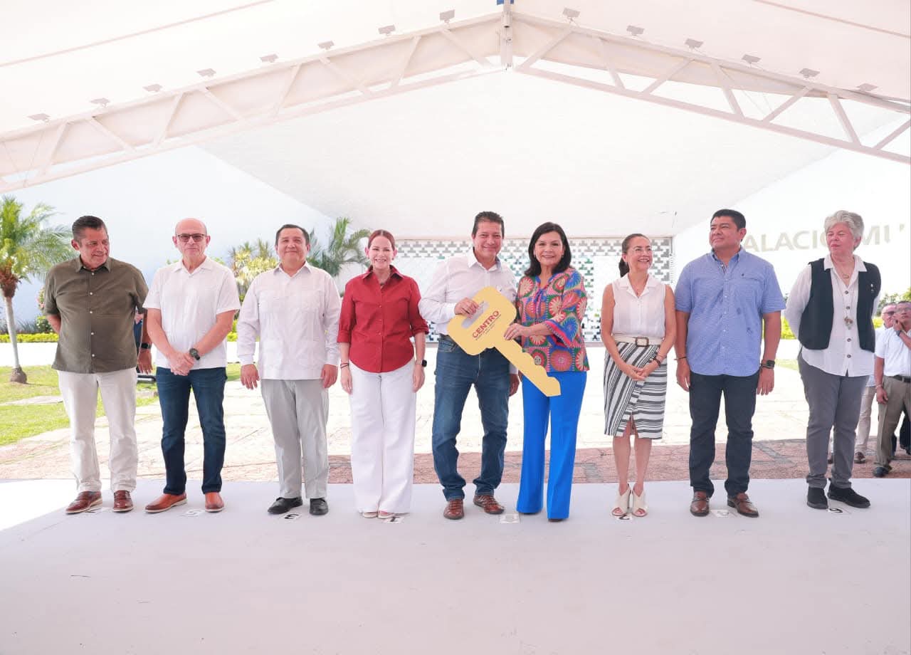 Entrega Yolanda Osuna 50 nuevos vehículos para fortalecer los servicios municipales