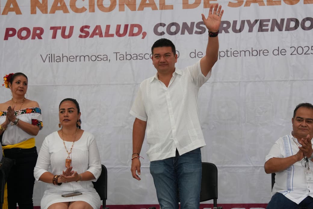 Reafirma Ovidio Peralta su compromiso con la salud de los comalcalquenses