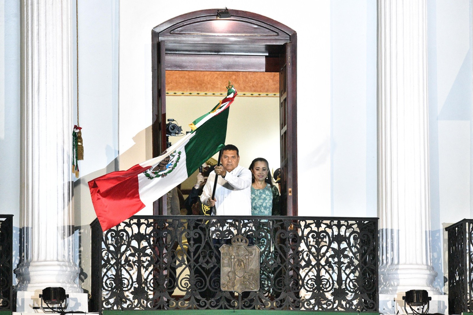 Javier May encabeza Grito de Independencia en Tabasco