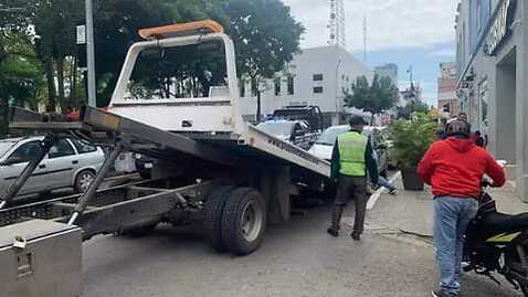 Vigilar y aplicar sanciones a grúas por abuso a conductores: Nelson Gallegos
