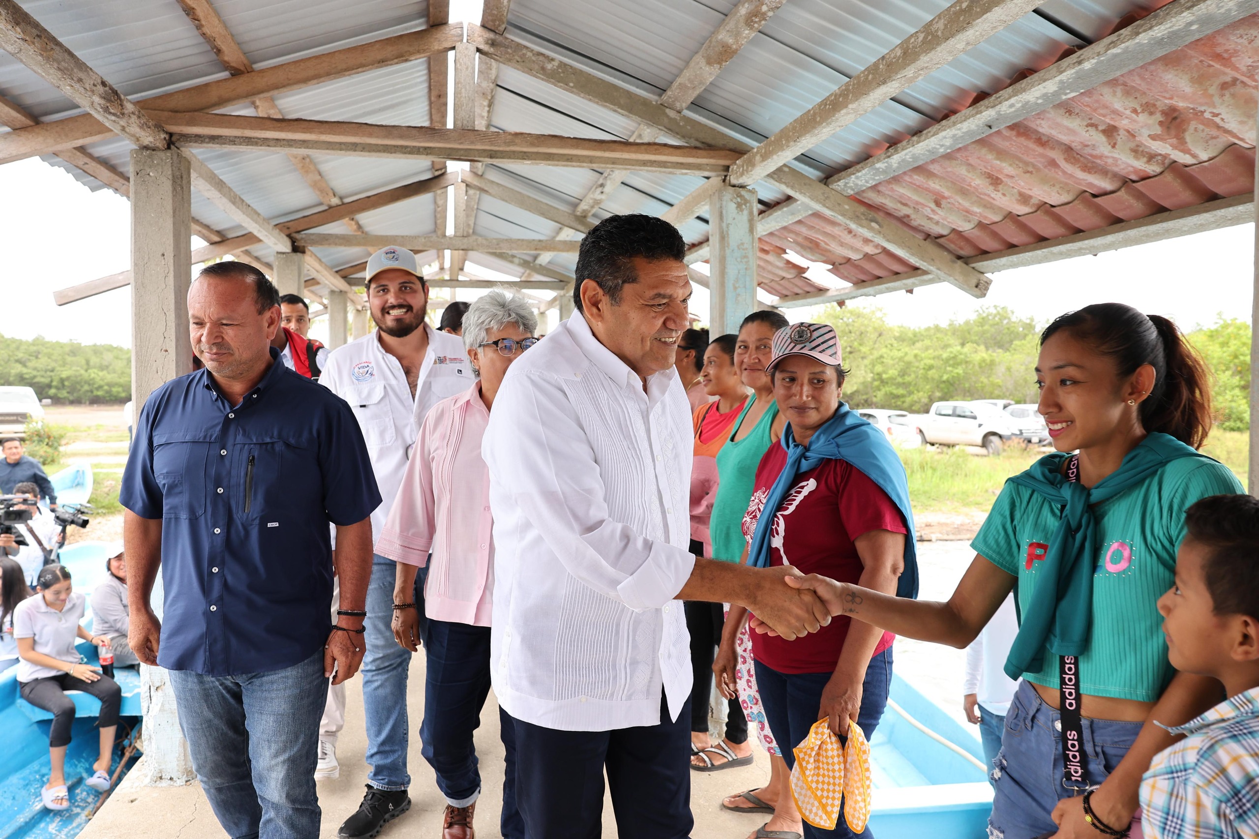 A un año de haber iniciado, Pescando Vida está dando resultados, resalta Javier May al encabezar entrega de semillas de ostión en Cárdenas
