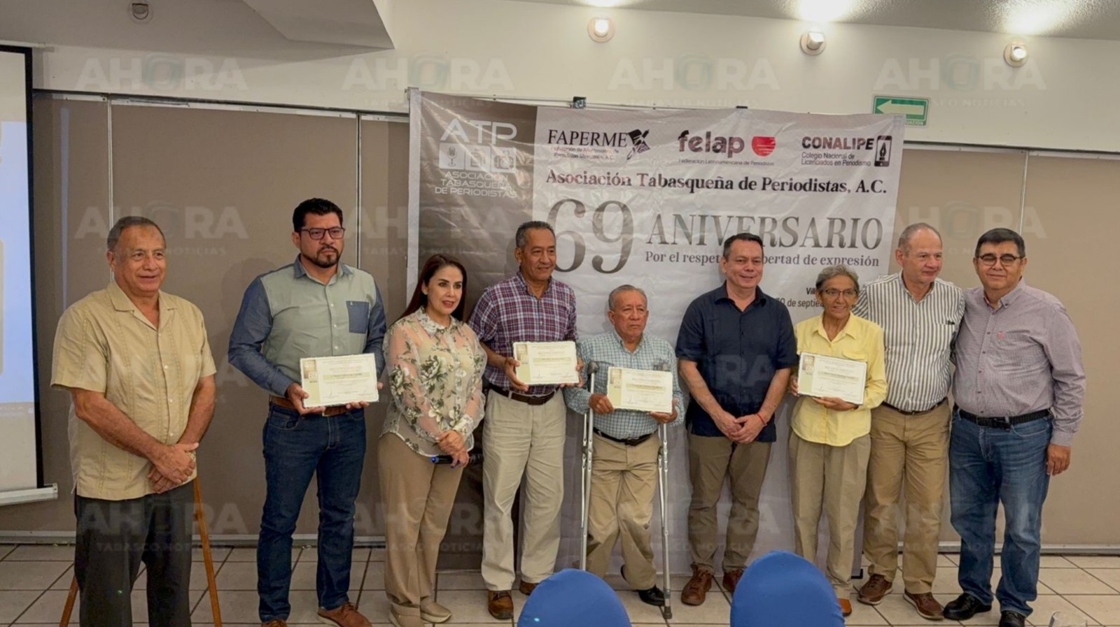 Reconocen trayectoria de periodistas en 69 aniversario de la ATP