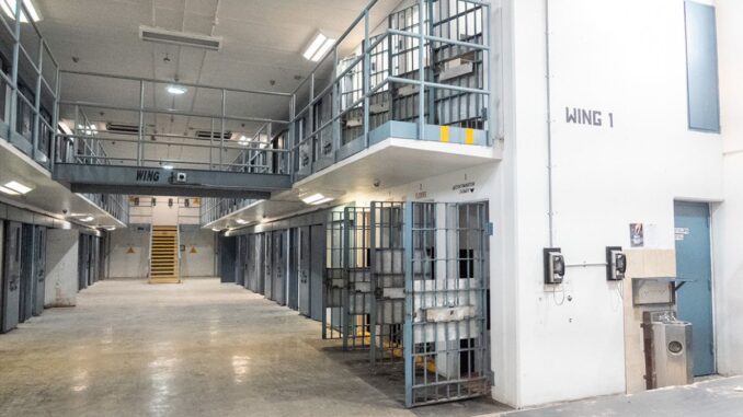 Florida abre otro centro de detención migratoria, ‘Deportation Depot,’ en norte del estado