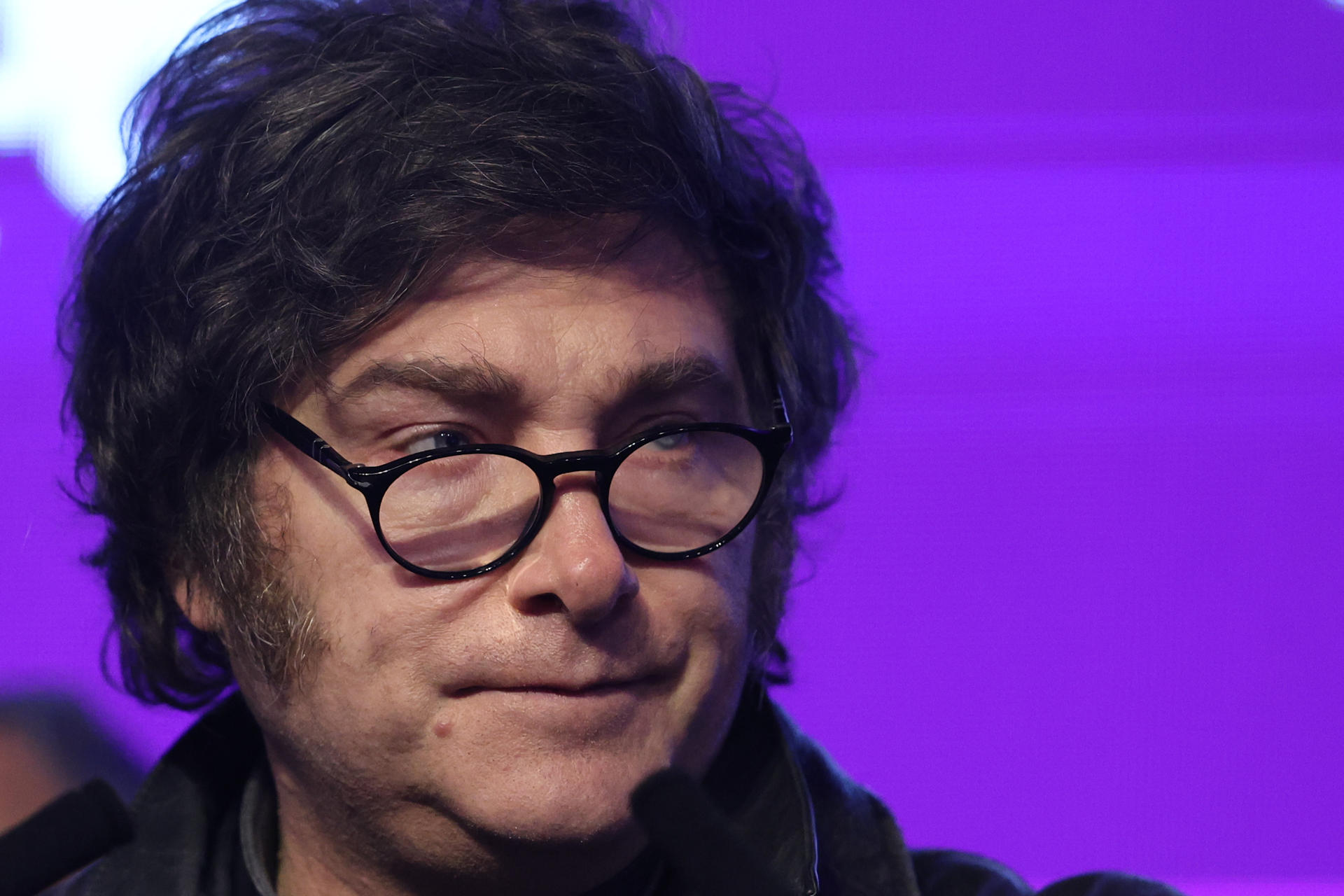 Milei necesita recuperar apoyos políticos y credibilidad financiera tras paliza electoral: Zovatto