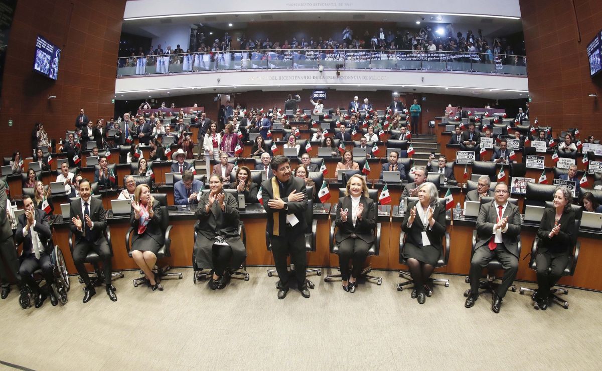Rinden protesta 875 juzgadores como integrantes del nuevo Poder Judicial
