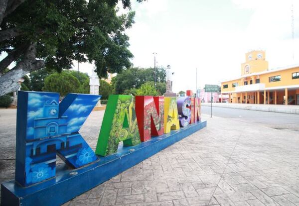 Entregan 2 mil 500 millones de pesos a ayuntamientos de Yucatán