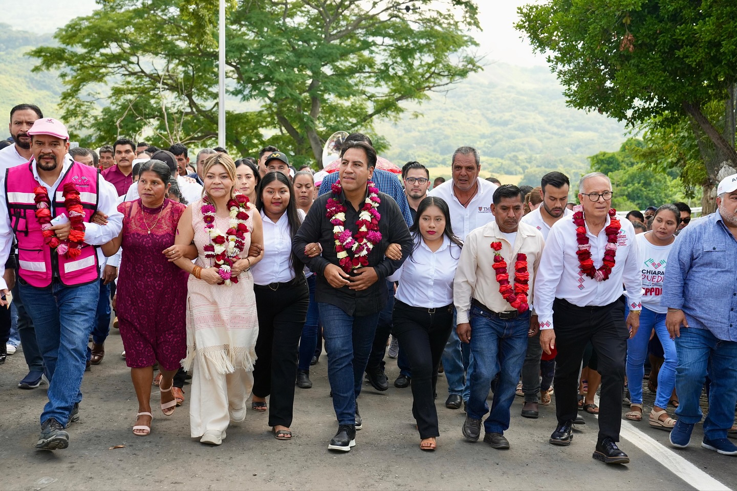 Eduardo Ramírez entrega obra carretera y refuerza acciones sociales en Nicolás Ruiz