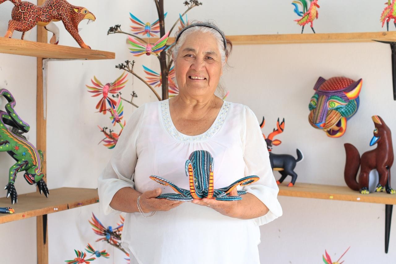 Exhiben artesanos de Arrazola la magia de los alebrijes en su feria 2025