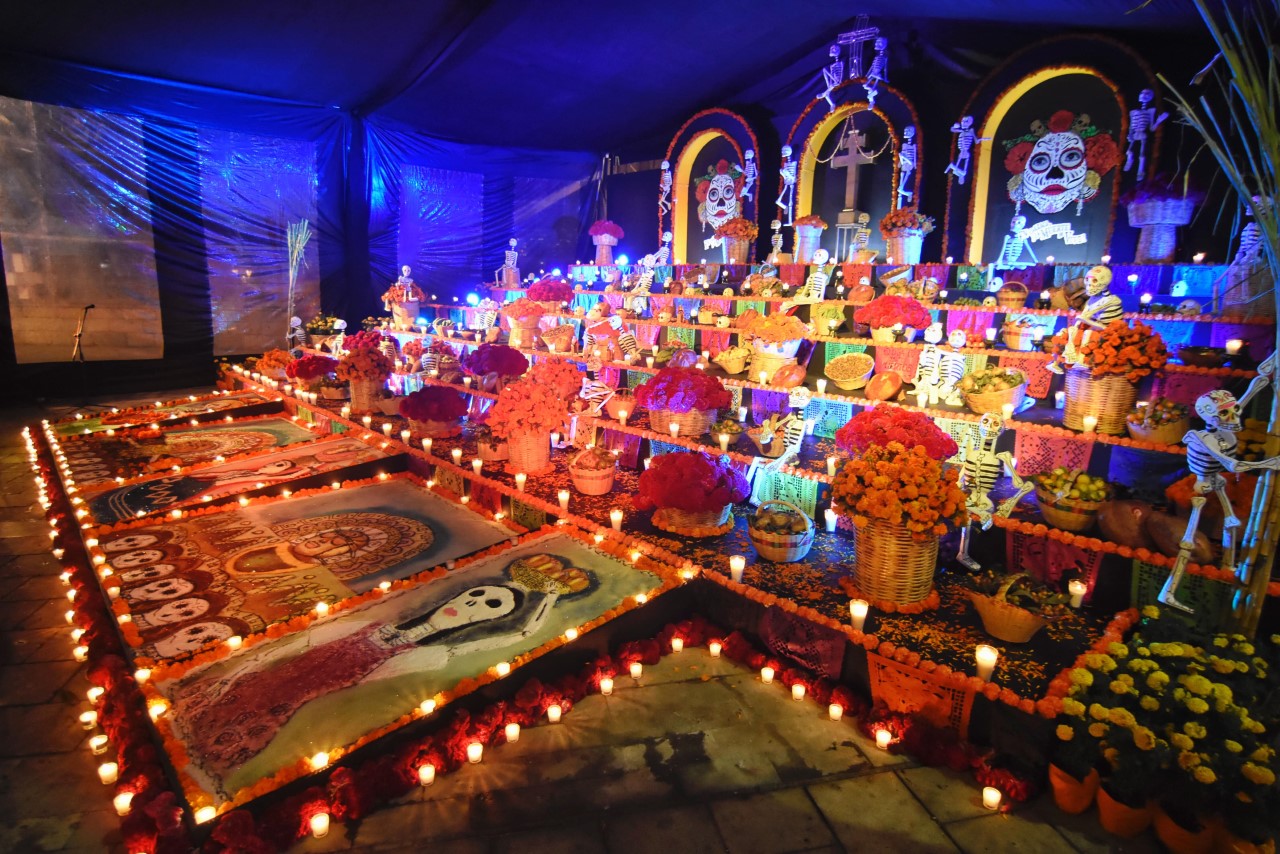 Prepara Oaxaca altares diarios para angelitos durante finales de octubre