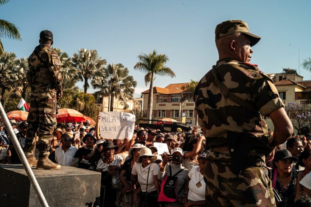 Generación Z celebra el golpe de Estado militar en Madagascar