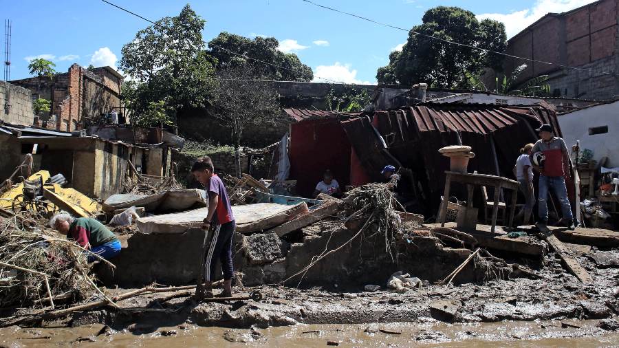 Van 66 muertos por las fuertes lluvias en cinco estados