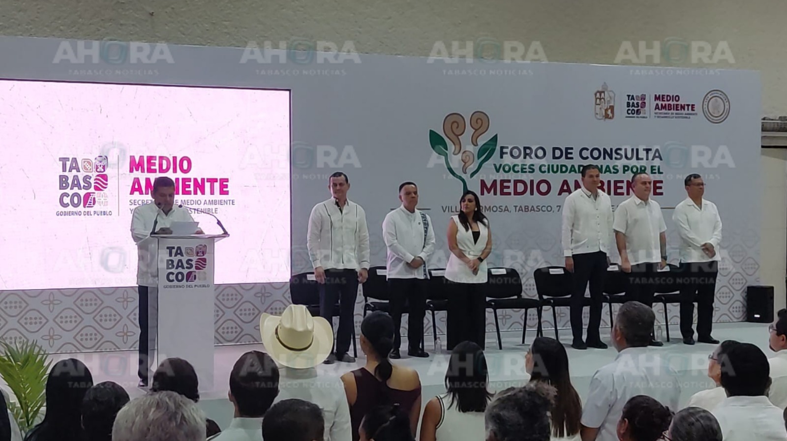 Javier May inaugura el foro “Voces Ciudadanas por el Medio Ambiente”