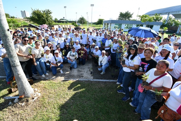 Se suma comunidad UJAT a Jornada de Reforestación “Un regalo de vida a Tabasco”