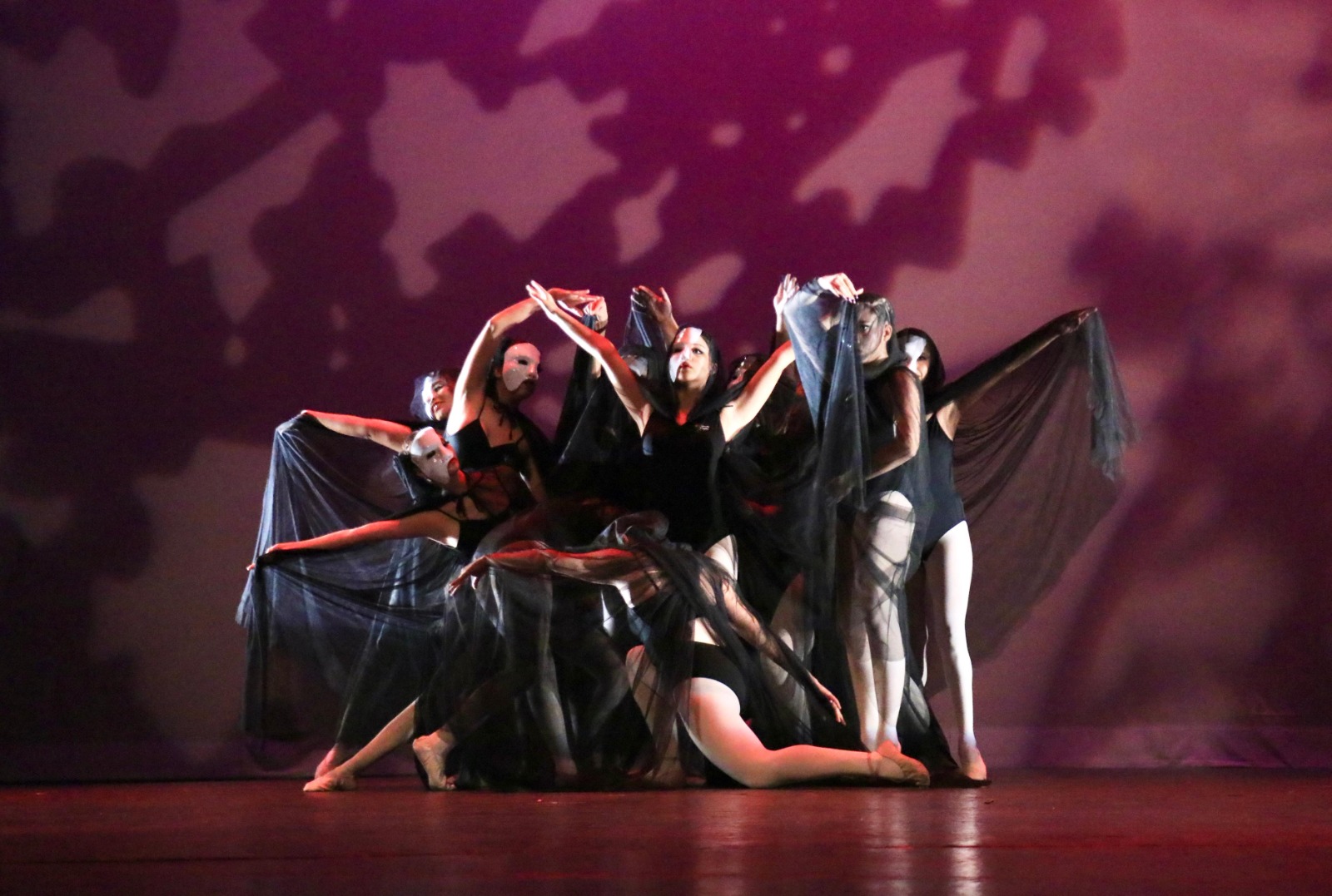 Realiza Voluntariado de Salud exitosa Gala Rosa a beneficio de sobrevivientes de cáncer de mama