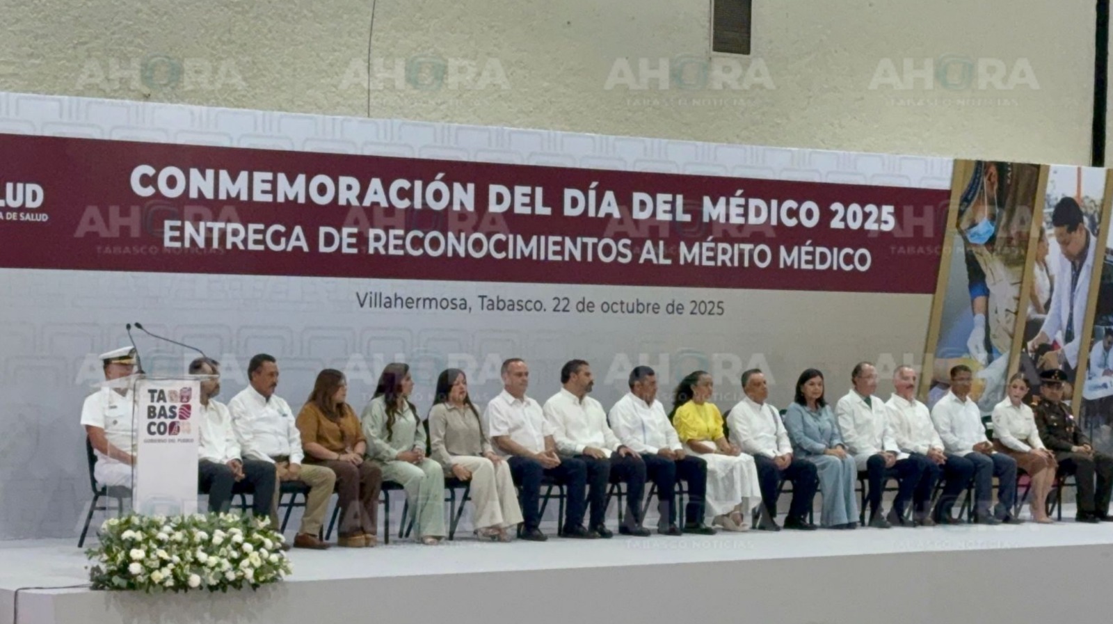 Reconoce Javier May al gremio médico en su día