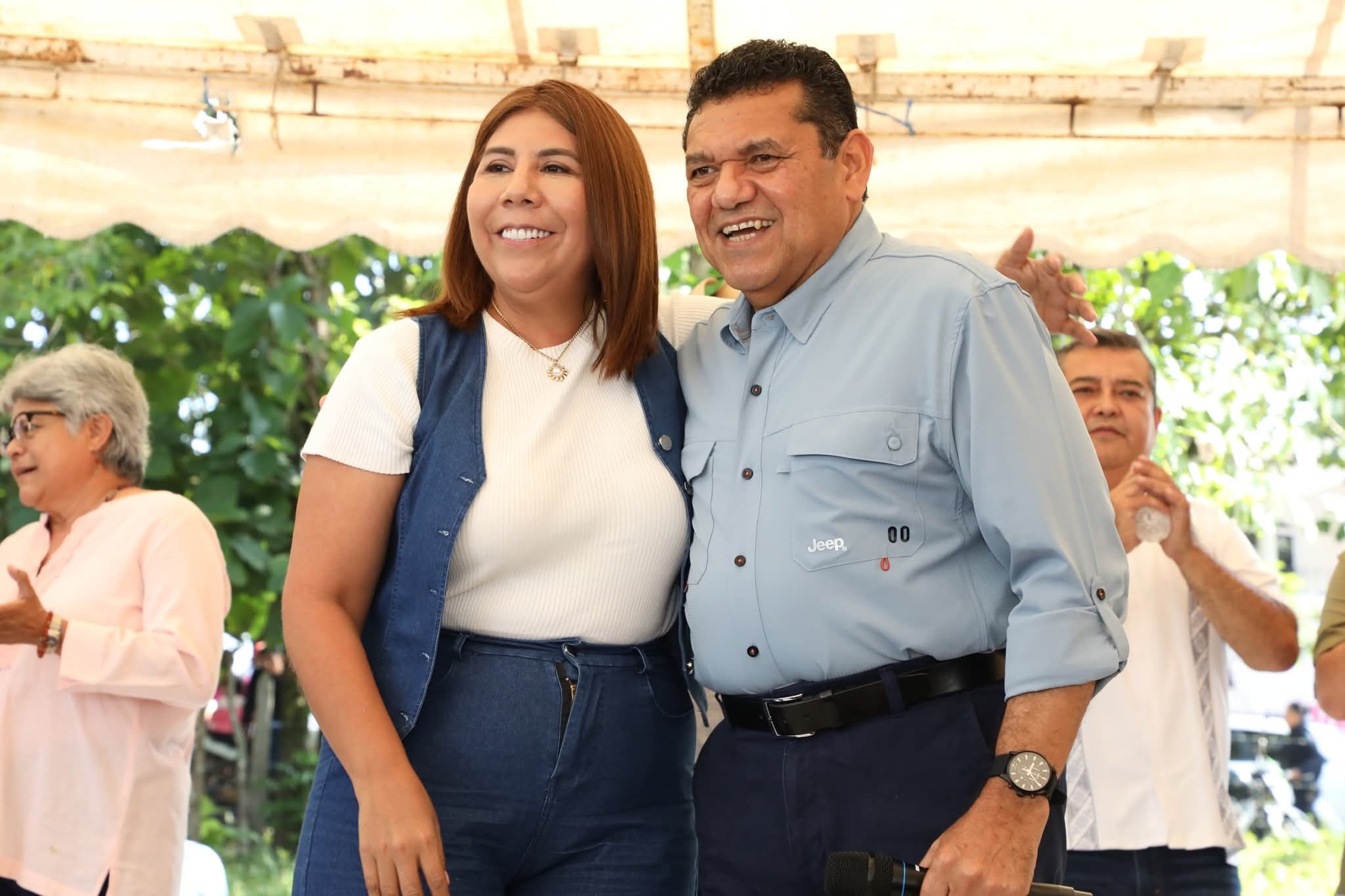 Alcaldesa Mari Luz Velázquez Jiménez y gobernador Javier May Rodríguez encabezan jornada de atención directa al pueblo en Las Flores