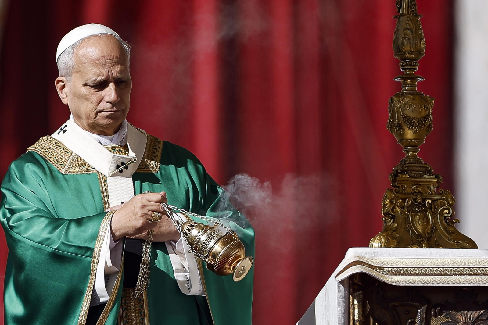 León XIV pide “destruir las estructuras de injusticia” y pobreza en su primera exhortación