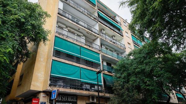 Encuentran el cuerpo de un hombre que llevaba 15 años muerto sin que sus vecinos y familiares se percataran