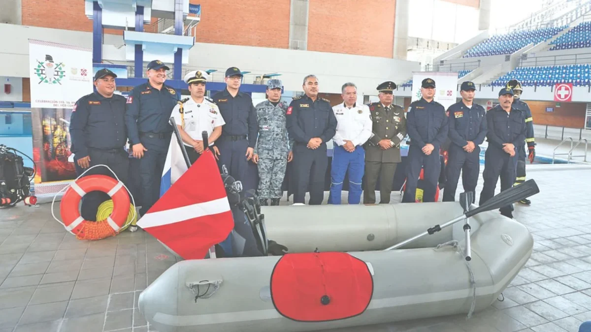 Bomberos de CDMX crean primer equipo especial de rescate con buzos