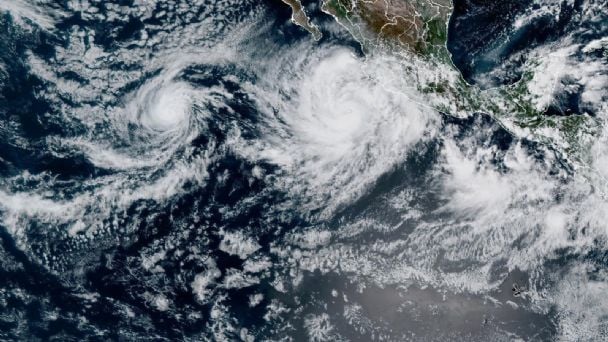 Huracán Priscilla alcanza categoría 2 en el Pacífico mexicano