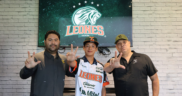 El pitcher yucateco de 13 años, Jorge Romero, firmó con Los Leones