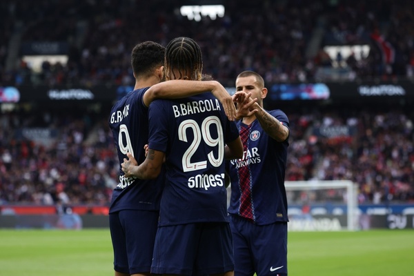 PSG generó casi 1,000 millones de dólares en ingresos récord la última temporada