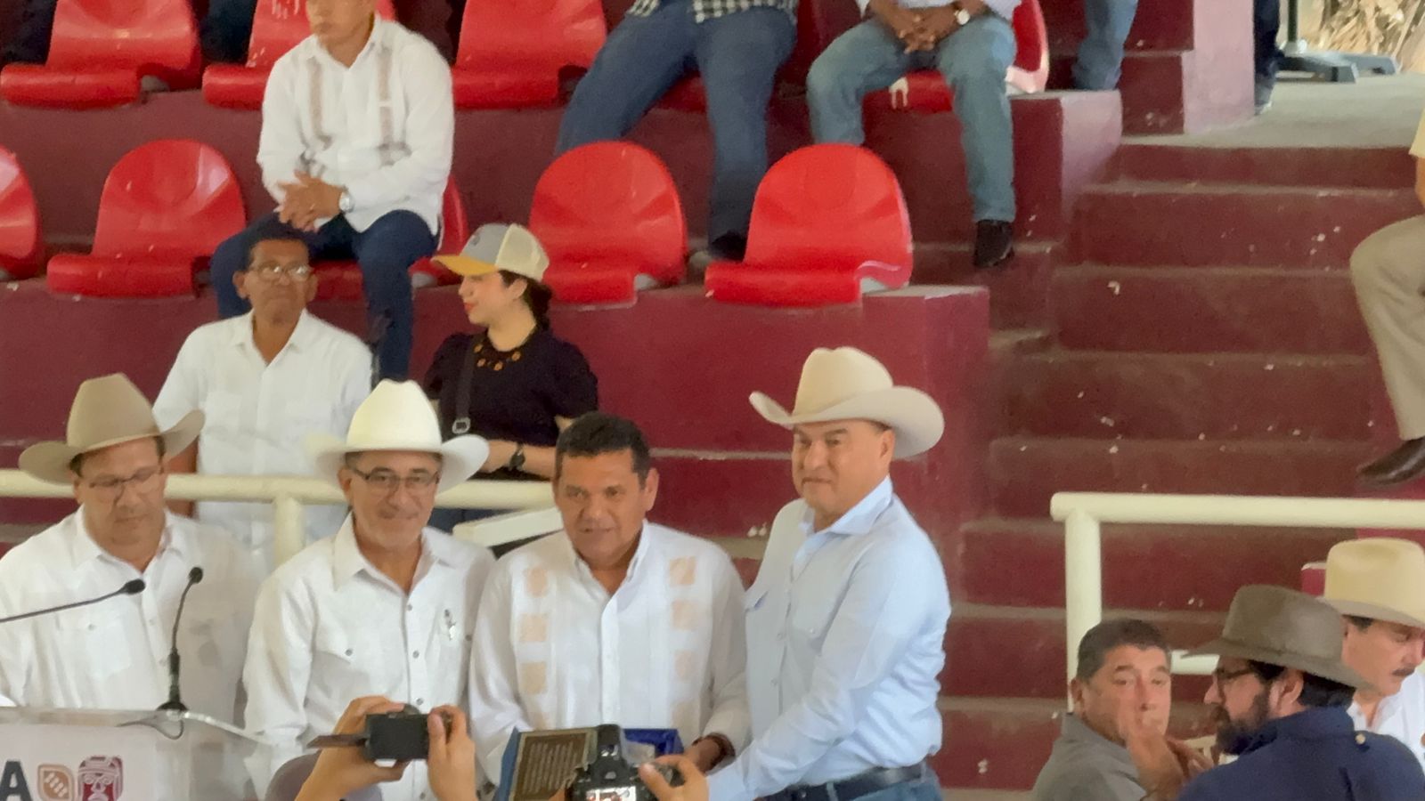 Retomarán concurso de “Vaca Lechera” y construirán pista ganadera para la Expo Feria Tabasco 2026