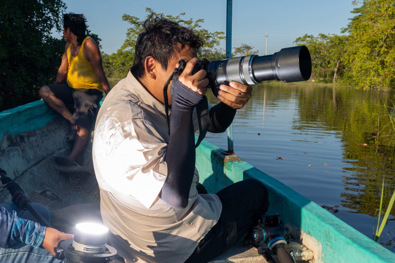 El biólogo y fotógrafo Neil Morales divulga ciencia desde las alturas