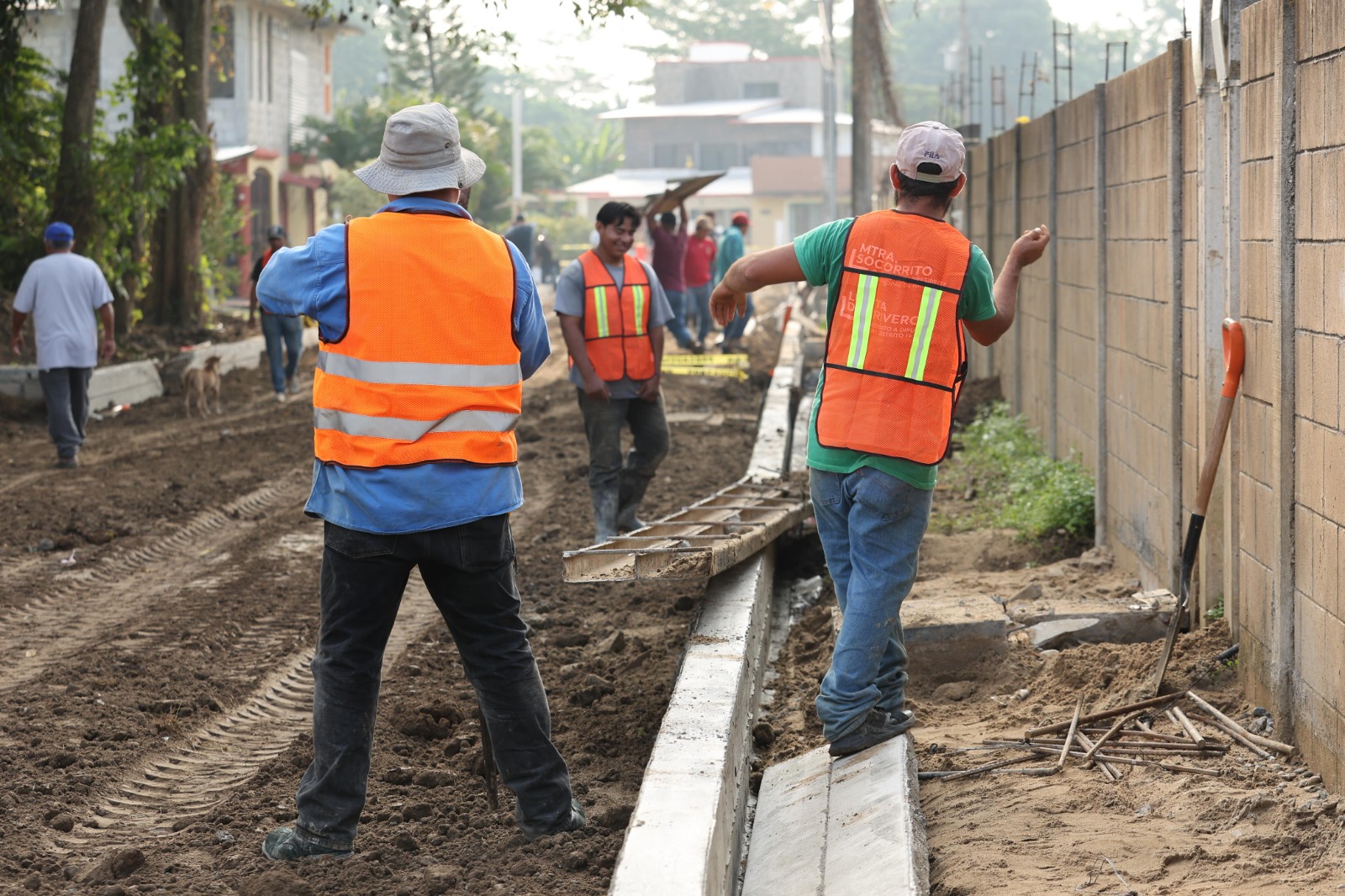 Estamos cerrando un año intenso con obras prioritarias: Javier May